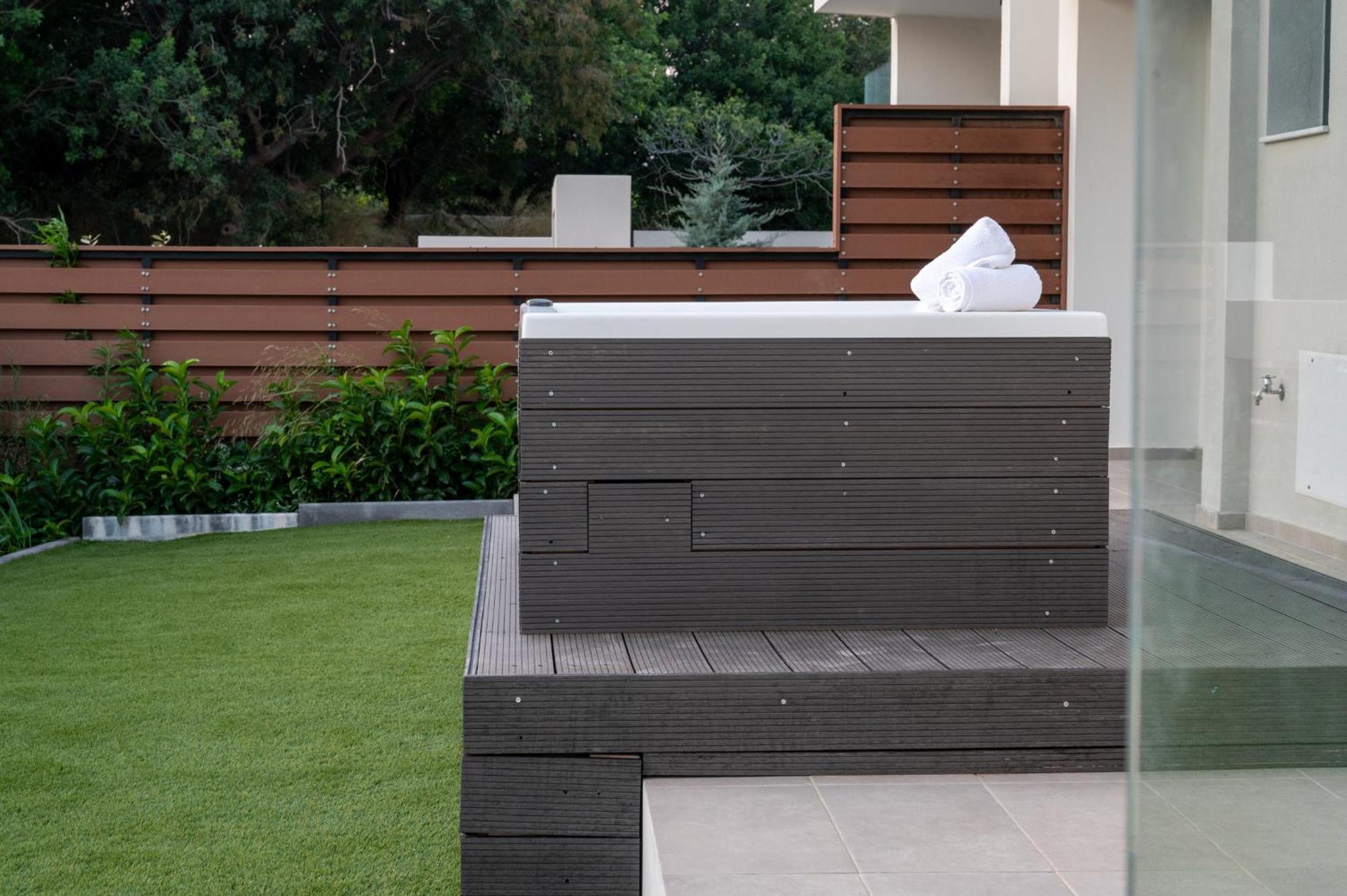 Maison Du Jardin 2-Bedroom Apartment Private Outdoor Jacuzzi Rhodes City ภายนอก รูปภาพ